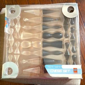 2001 Karim Rashid Chess Set